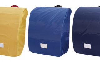 ランドセルカバーで雨の日も安心!機能と選び方で大切な荷物を