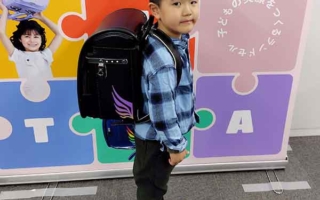 軽いだけのランドセルは要注意!6年間型崩れしない強度の見極め方とは?