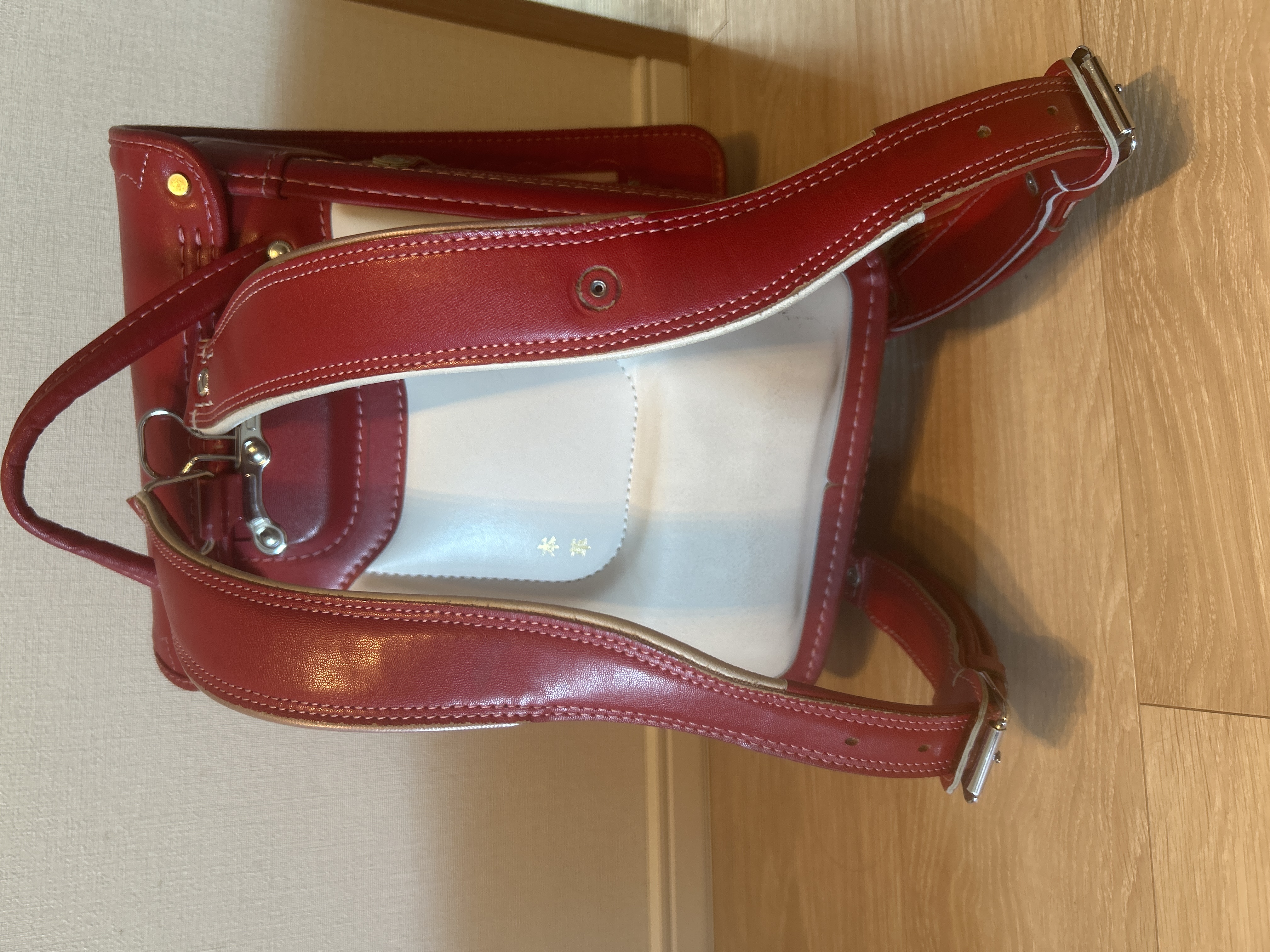 ランドセルが重すぎる問題と適切な選び方