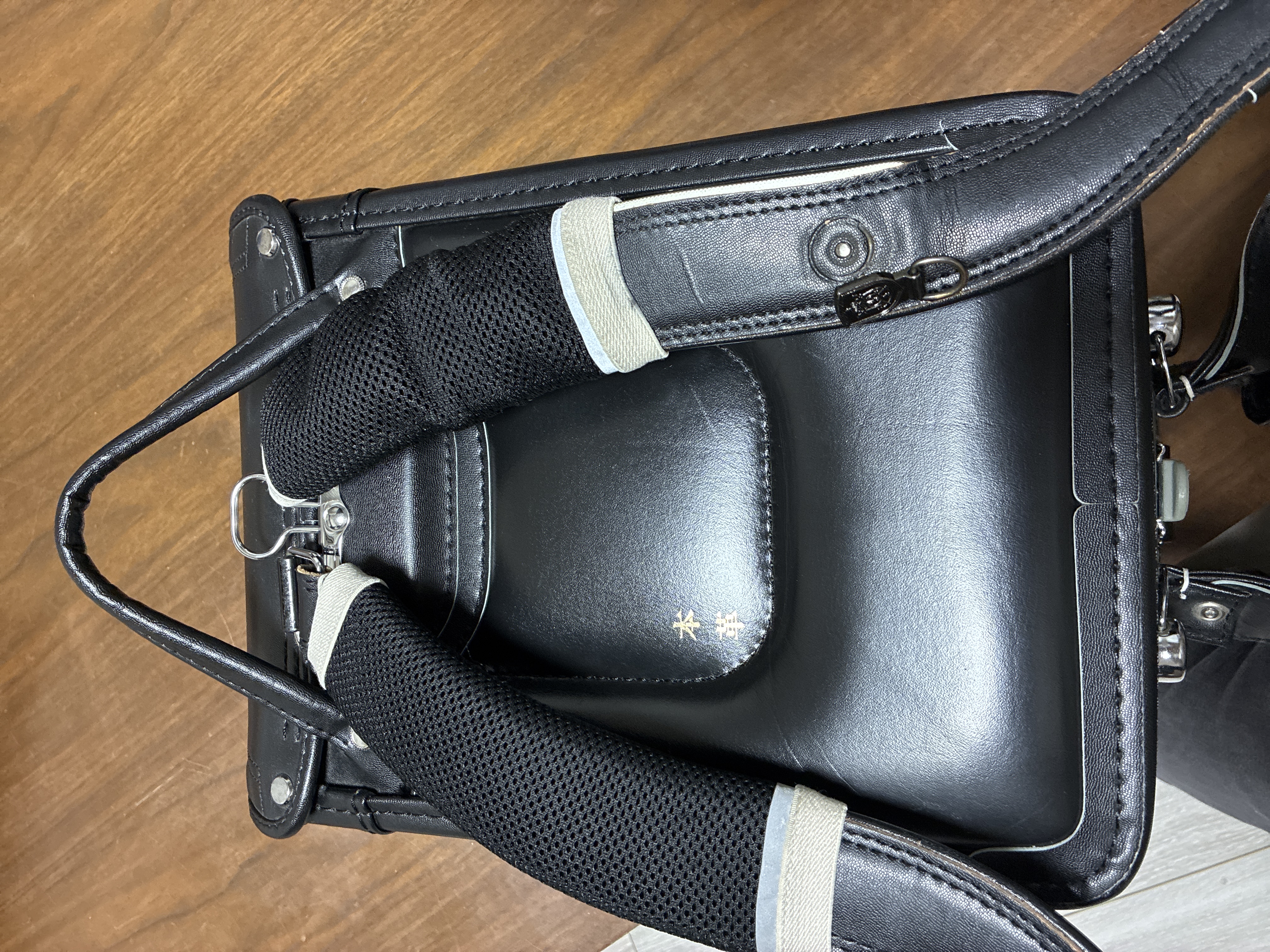 個性派男子におすすめ！シルバーランドセルの魅力